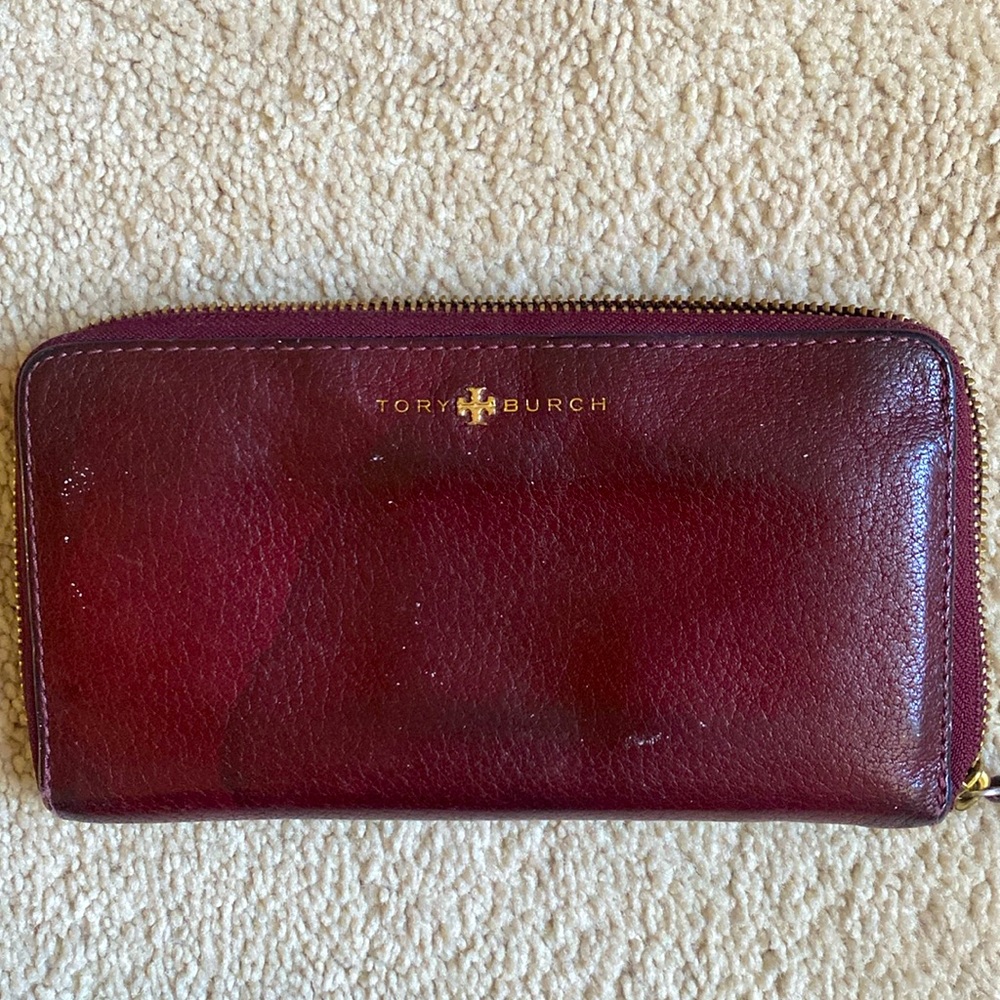 Tory Burch Zip Around Continental Wallet